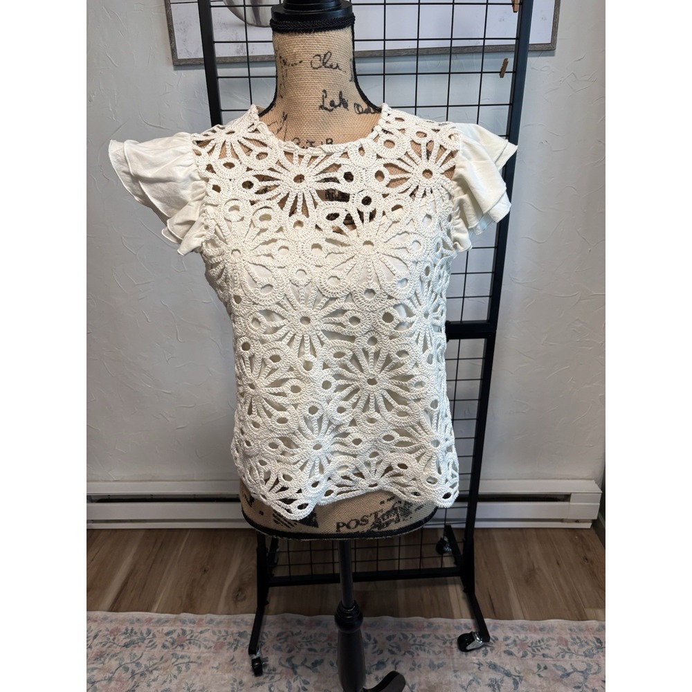 NWT Calligraphie Womens Top Medium Ivory Crochet Floral Flutter Sleeve Blouse
